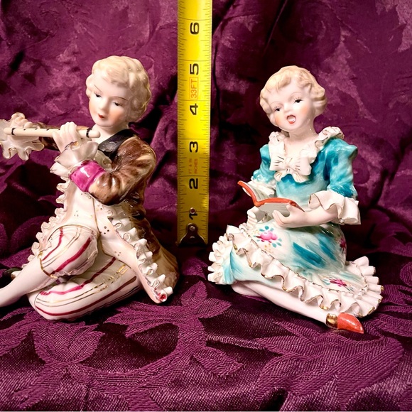 Victorian Lace Porcelain Boy & Girl Figurine Set - Picture 12 of 13